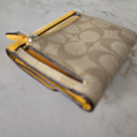 Coach Signature Wallet - Picture 9 of 14
